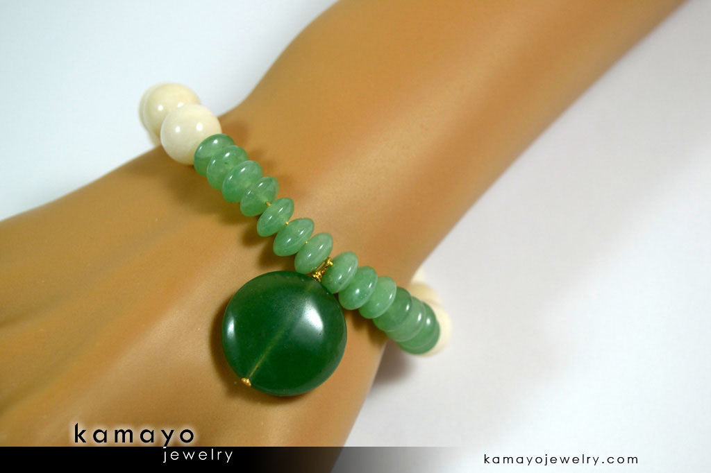 CANCER BRACELET - Green Aventurine Pendant and Moonstone Beads