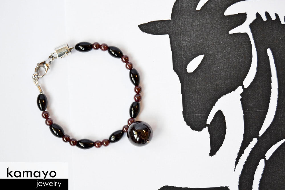 CAPRICORN BRACELET - Red Garnet Pendant and Black Onyx Beads