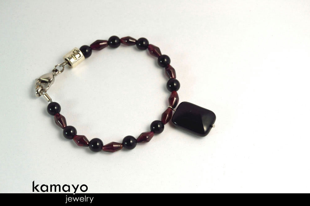 CAPRICORN JEWELRY SET - Princess Necklace and Bracelet with Black Onyx Pendants and Red Garnet Beads
